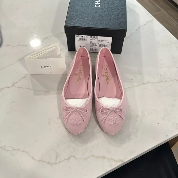 CHANEL Pink Flats with Bow Detail - Picture 3 of 8